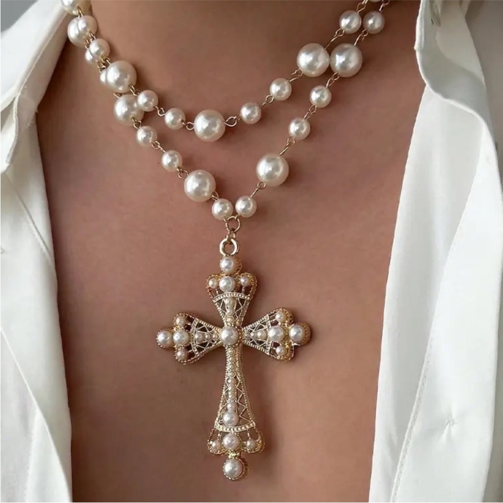 Elegant Pearl and Gold Cross Necklace